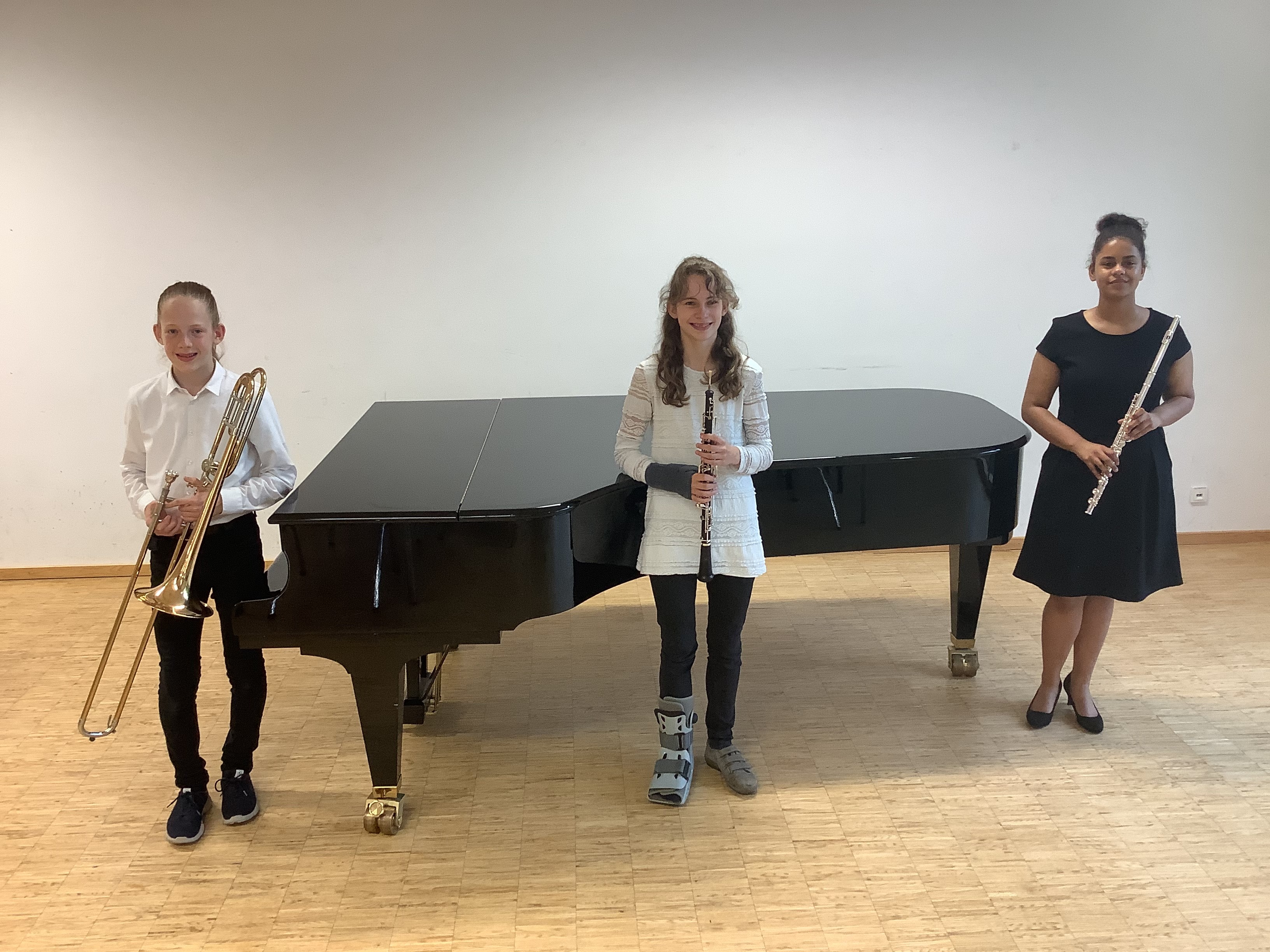 v.l.n.r.: Bela Plicht (8b), Viola Weiskopf (MSS 11) und Emilia Shipman (8b)
